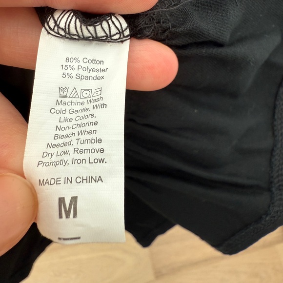 Black Ruched Mini Skirt with Ruffle Hem Chic & Flirty Dress Up Or Down Size M - Picture 7 of 7